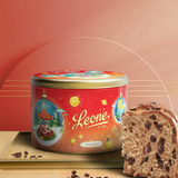Panettone mit dunklen Schokoladenstückchen